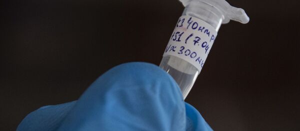 Пробирка с определяемым антигеном коронавируса в лаборатории - Sputnik Արմենիա