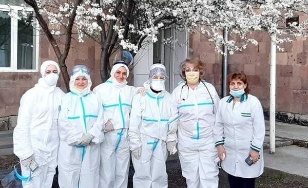 Врачи гюмрийской инфекционной больницы (12 мая 2020). Гюмри - Sputnik Армения