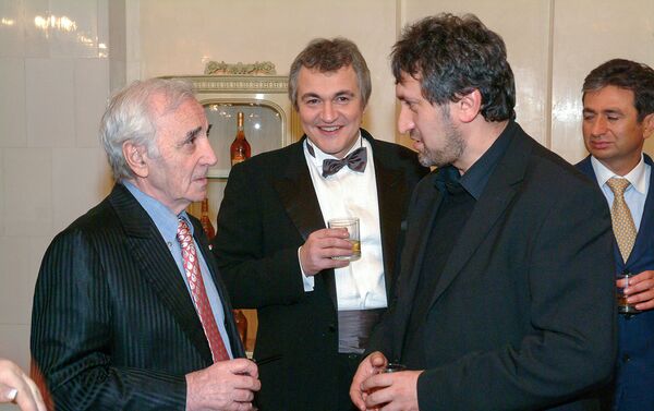Շառլ Ազնավուրը, Դմիտրի Դիմբրովը և Գարիկ Իսրայելյանը - Sputnik Արմենիա