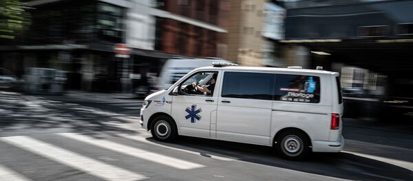 Автомобиль скорой помощи в Лионе - Sputnik Армения