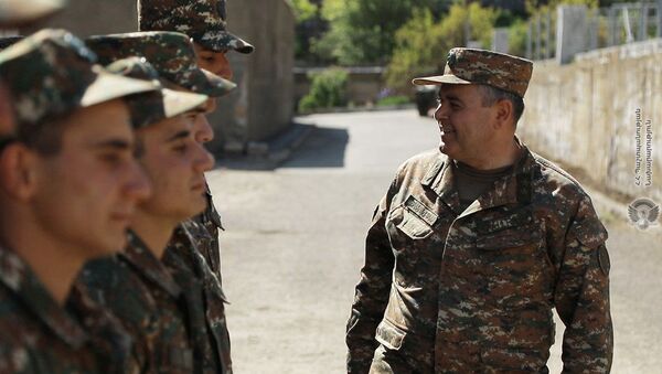 Начальник генштаба ВС РА Артак Давтян посетил воинские части на юго-востоке страны (14 мая 2020). Армения - Sputnik Армения