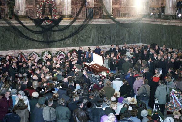 «Ադրբեջանի իշխանությունները կճանաչեն Ղարաբաղը, եթե նրանց ստիպեն». Գալինա Ստարովոյտովա «Ադրբեջանի իշխանությունները կճանաչեն Ղարաբաղը, եթե նրանց ստիպեն». Գալինա Ստարովոյտովա - Sputnik Արմենիա