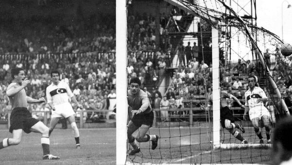 Футбольный матч между сборными Германии и Турции на Чемпионате мира (23 июня 1954). Цюрих - Sputnik Армения