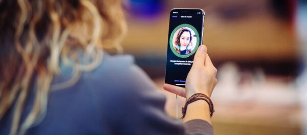 Айфон всевидящий: смартфоны Apple смогут распознавать лица под медицинскими масками  - Sputnik Армения