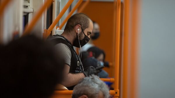 Пассажиры в вагоне метро - Sputnik Армения