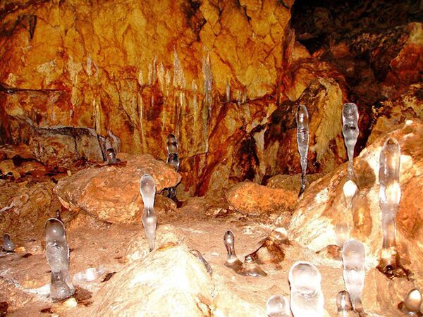 Кашкулакская пещера (пещера Черного Дьявола), Хакасия - Sputnik Армения