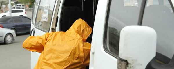 Второй день подряд общественный транспорт в городе «работает» с масками, перчатками и алкоголем (19 мая 2020). Гюмри Второй день подряд общественный транспорт в городе «работает» с масками, перчатками и алкоголем (19 мая 2020). Гюмри - Sputnik Արմենիա