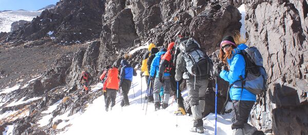 Армянские альпинисты на горе Демавенд Армянские альпинисты на горе Демавенд - Sputnik Արմենիա