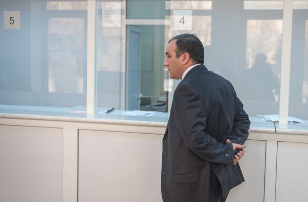 И.о. начальника отдела Рома Халатян - Sputnik Армения