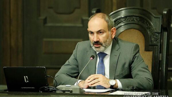 Премьер-министр Никол Пашинян на совещании комиссии по координации работ по предотвращению распространения коронавируса в Армении (20 мая 2020). Еревaн - Sputnik Армения