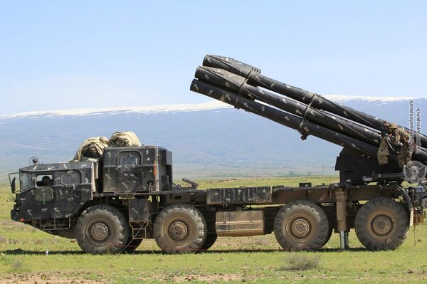 РСЗО Смерч на полигоне Баграмян: в Армении прошли масштабные военные учения - Sputnik Армения
