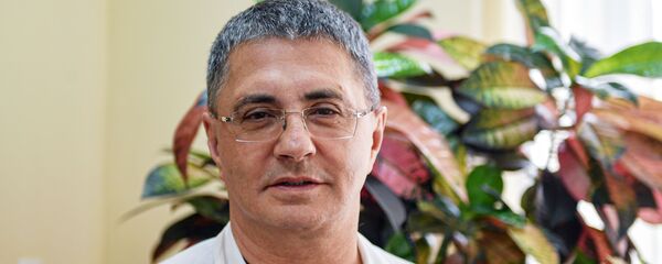 Главный врач городской клинической больницы №71 имени М. Е. Жадкевича Александр Мясников - Sputnik Армения