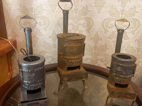 Վարչապետի` Իջևանի տան «փեջից» են սարքում. Մկրտչյաններին կերակրող արհեստի գաղտնիքը - Sputnik Արմենիա