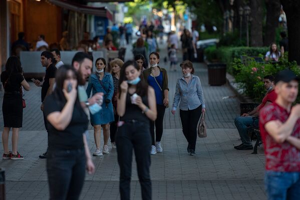 Улицы столицы после ослабления карантина (22 мая 2020). Еревaн - Sputnik Армения