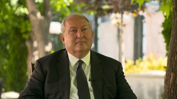 Не могу позволить себе такую роскошь: Армен Саркисян о пандемии, Пашиняне и России Не могу позволить себе такую роскошь: Армен Саркисян о пандемии, Пашиняне и России - Sputnik Армения