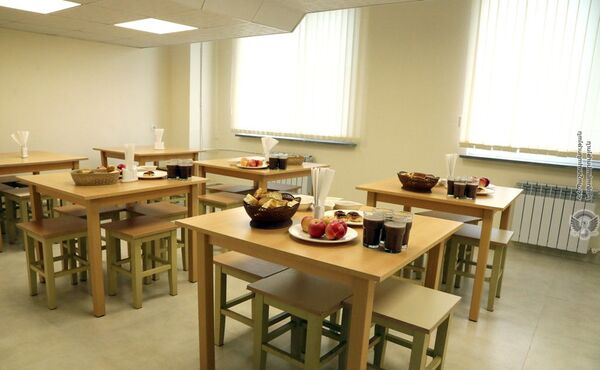 Վերանորոգված և նոր կահավորված հիվանդասենյակներ. նախարարն այցելել է ՊՆ կենտրոնական հոսպիտալ Վերանորոգված և նոր կահավորված հիվանդասենյակներ. նախարարն այցելել է ՊՆ կենտրոնական հոսպիտալ - Sputnik Արմենիա