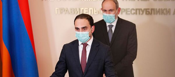 Вице-премьер Тигран Авинян во время брифинга премьер-министра Армении (26 мая 2020). Еревaн Вице-премьер Тигран Авинян во время брифинга премьер-министра Армении (26 мая 2020). Еревaн - Sputnik Արմենիա
