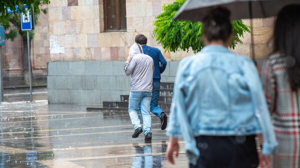 Дождь в Ереване - Sputnik Армения
