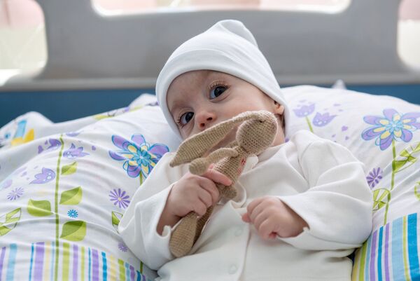 Գոռին տուն ճանապարհեցին. ինչերի միջով է անցել փոքրիկը հիվանդանոցային 9 ամիսների ընթացքում Գոռին տուն ճանապարհեցին. ինչերի միջով է անցել փոքրիկը հիվանդանոցային 9 ամիսների ընթացքում - Sputnik Արմենիա