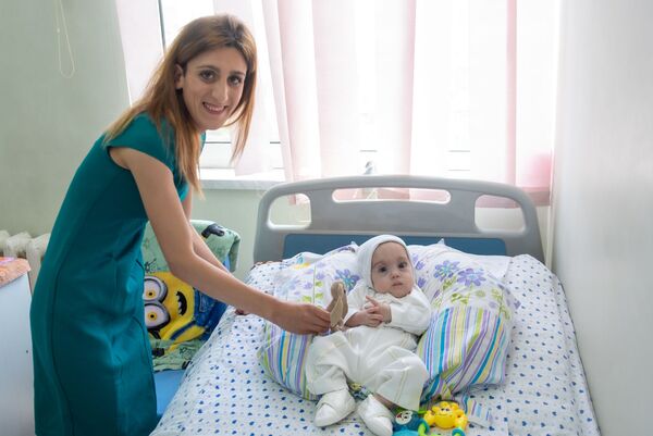 Գոռին տուն ճանապարհեցին. ինչերի միջով է անցել փոքրիկը հիվանդանոցային 9 ամիսների ընթացքում Գոռին տուն ճանապարհեցին. ինչերի միջով է անցել փոքրիկը հիվանդանոցային 9 ամիսների ընթացքում - Sputnik Արմենիա