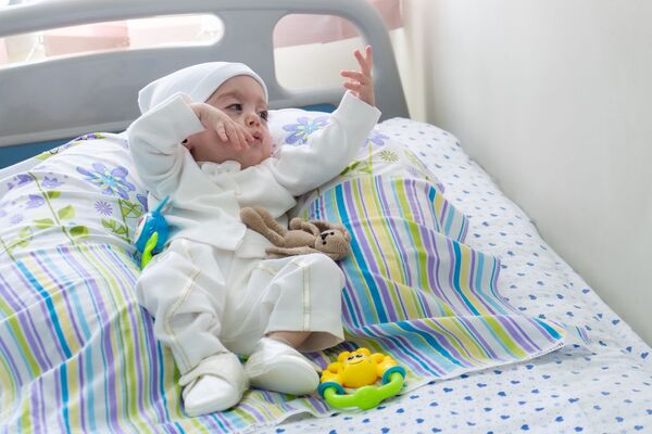 Գոռին տուն ճանապարհեցին. ինչերի միջով է անցել փոքրիկը հիվանդանոցային 9 ամիսների ընթացքում Գոռին տուն ճանապարհեցին. ինչերի միջով է անցել փոքրիկը հիվանդանոցային 9 ամիսների ընթացքում - Sputnik Արմենիա