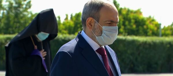 Премьер-министр Никол Пашинян в мемориальном комплексе Сардарапат (28 мая 2020). Армавир - Sputnik Արմենիա
