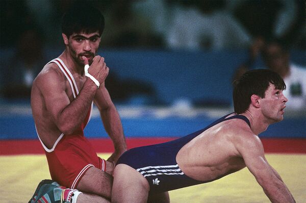 Стресс, аварии и возвращение: путь Тер-Мкртчяна, армянского тренера швейцарских борцов Стресс, аварии и возвращение: путь Тер-Мкртчяна, армянского тренера швейцарских борцов - Sputnik Армения