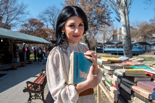 Дьявол если и носит Prada, то не в Армении: как нацепить красный берет и покорить столицу - Sputnik Армения