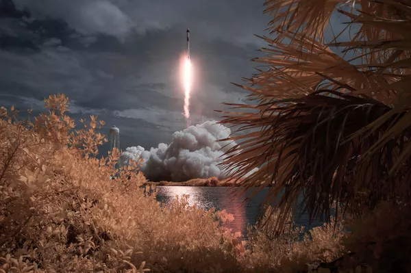 Первый пилотируемый запуск корабля Crew Dragon, созданного компанией SpaceX Илона Маска Первый пилотируемый запуск корабля Crew Dragon, созданного компанией SpaceX Илона Маска