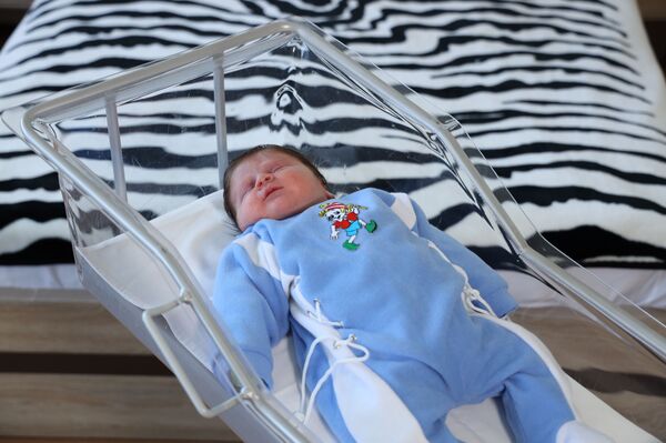 Երևանում 5.6 կգ քաշով «հսկա» է ծնվել - Sputnik Արմենիա