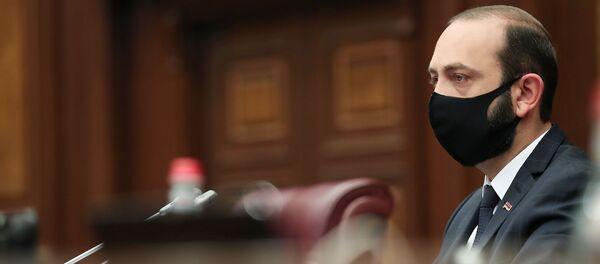 Спикер Национального Собрания Арарат Мирзоян в маске - Sputnik Արմենիա
