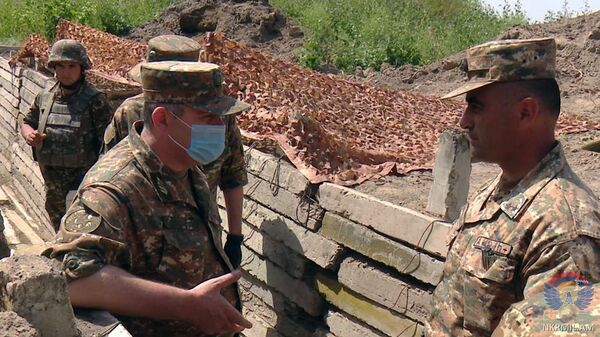 Глава Генштаба Армении в Карабахе: он посетил боевые позиции на линии соприкосновения - Sputnik Армения