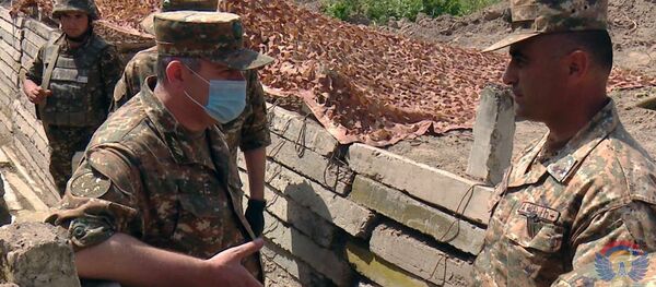 Начальник Генштаба ВС РА Артак Давтян и командующий Армии обороны Карабаха Джалал Арутюнян посетили воинские части на передовой (3 июня 2020). Начальник Генштаба ВС РА Артак Давтян и командующий Армии обороны Карабаха Джалал Арутюнян посетили воинские части на передовой (3 июня 2020). - Sputnik Արմենիա