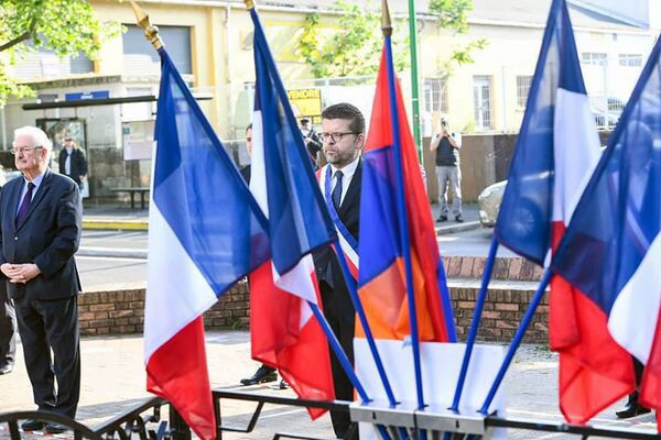 Франция без Азнавура: вице-мэр Альфорвиля рассказал об активности турок и азербайджанцев Франция без Азнавура: вице-мэр Альфорвиля рассказал об активности турок и азербайджанцев - Sputnik Армения