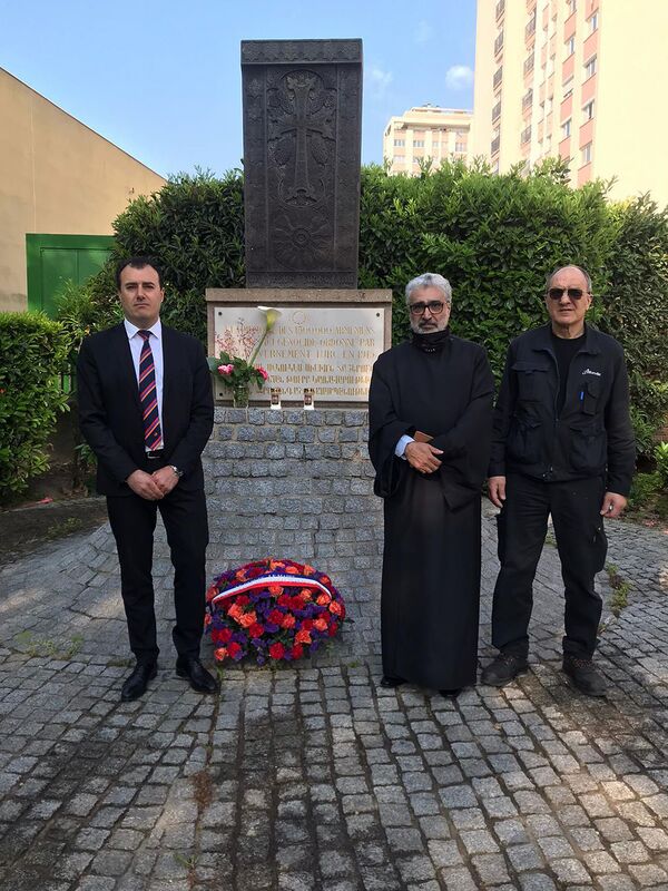 Франция без Азнавура: вице-мэр Альфорвиля рассказал об активности турок и азербайджанцев Франция без Азнавура: вице-мэр Альфорвиля рассказал об активности турок и азербайджанцев - Sputnik Армения