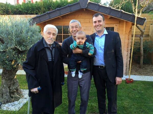 Франция без Азнавура: вице-мэр Альфорвиля рассказал об активности турок и азербайджанцев Франция без Азнавура: вице-мэр Альфорвиля рассказал об активности турок и азербайджанцев - Sputnik Армения