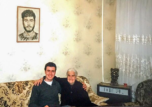 Франция без Азнавура: вице-мэр Альфорвиля рассказал об активности турок и азербайджанцев Франция без Азнавура: вице-мэр Альфорвиля рассказал об активности турок и азербайджанцев - Sputnik Армения