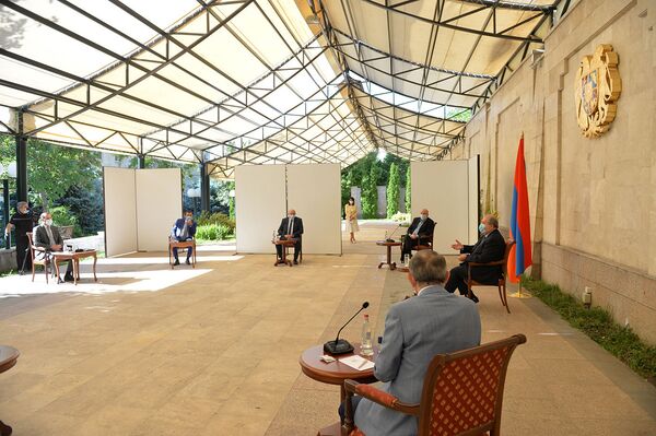 Поставьте четкую задачу: Армен Саркисян готов просить помощь по своим каналам - Sputnik Армения