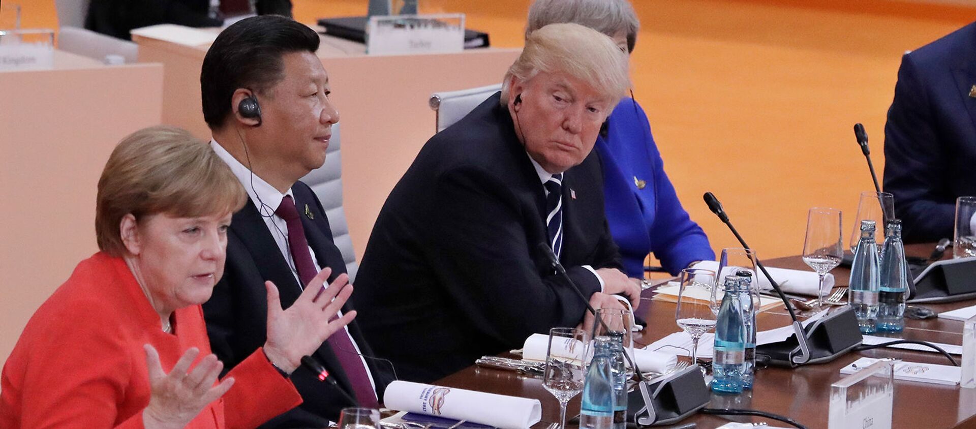 Лидеры Германии, Китая, США и Великобритании во время рабочей сессии в первый день саммита G-20 (7 июля 2017). Гамбург - Sputnik Армения, 1920, 09.06.2020