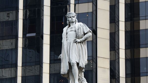 Памятник Христофору Колумбу (скульптор Гаэтано Руссо) на площади Коламбус-серкл в Нью-Йорке. - Sputnik Արմենիա