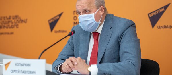 Посол России в Армении Сергей Копыркин во время онлайн пресс-конференции (11 июня 2020). Еревaн Посол России в Армении Сергей Копыркин во время онлайн пресс-конференции (11 июня 2020). Еревaн - Sputnik Արմենիա