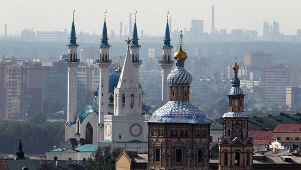 Вид на Петропавловский собор, Спасскую башню Казанского Кремля и мечеть Кул Шариф - Sputnik Армения