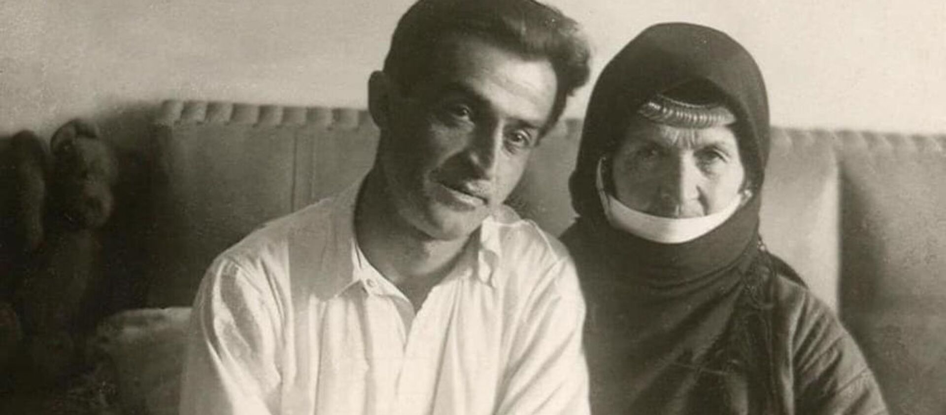 Бакунц с матерью Бохчагюл - Sputnik Արմենիա, 1920, 13.06.2020