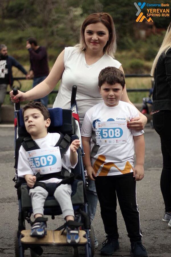 Ինչպես կարող է հաշմանդամություն ունեցող երեխայի մայրն աշխատել ու մնալ փոքրիկի կողքին - Sputnik Արմենիա