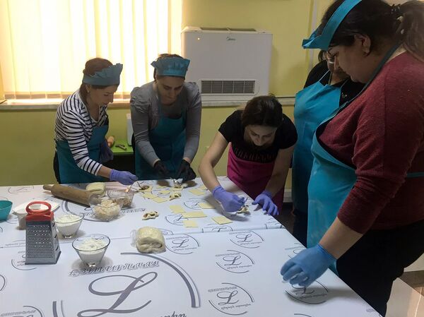 Ինչպես կարող է հաշմանդամություն ունեցող երեխայի մայրն աշխատել ու մնալ փոքրիկի կողքին - Sputnik Արմենիա