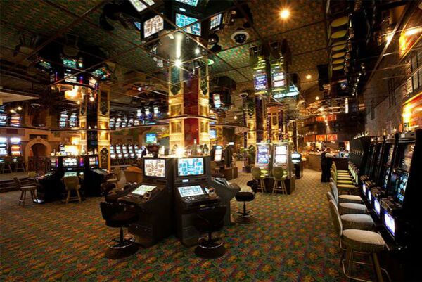 Нарушения на 60 млн долларов: в СНБ рассказали, из-за чего идут обыски в доме Царукяна Нарушения на 60 млн долларов: в СНБ рассказали, из-за чего идут обыски в доме Царукяна - Sputnik Армения