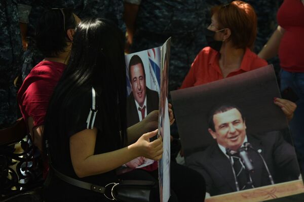 Царукян под прицелом: хронология того, что произошло в Ереване в воскресенье - Sputnik Армения