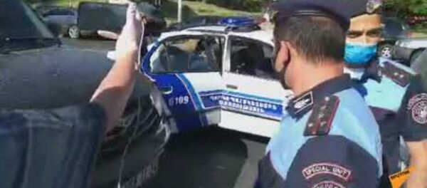 Задержание Хажакяна во время протестов у здания СНБ в поддержку Гагика Царукяна Задержание Хажакяна во время протестов у здания СНБ в поддержку Гагика Царукяна - Sputnik Արմենիա