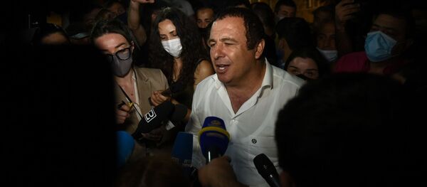 Гагик Царукян покидает здание СНБ (14 июня 2020). Еревaн - Sputnik Армения