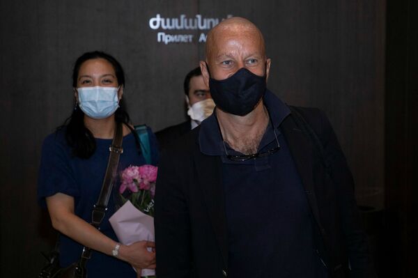 Врачи из Франции приехали в Армению для борьбы с COVID-19 Врачи из Франции приехали в Армению для борьбы с COVID-19 - Sputnik Армения